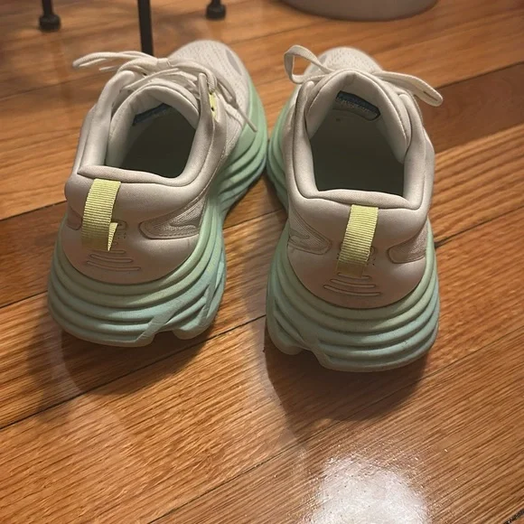 HOKA Bondi 8 - Picture 3 of 10